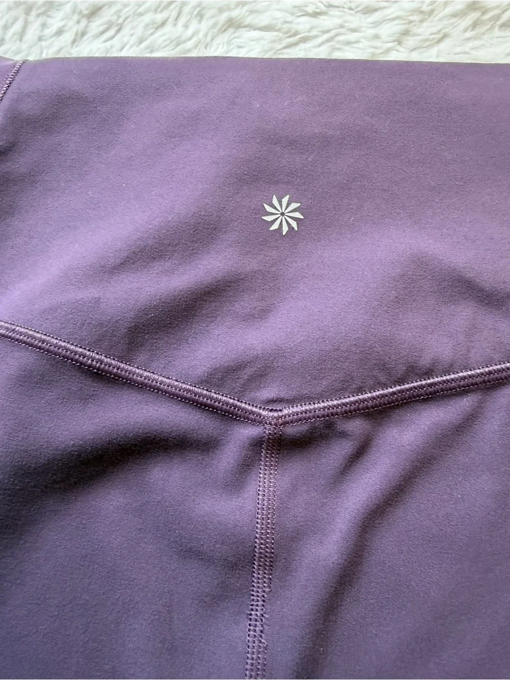 Athleta Salutation Stash Pocket II Cinch 7/8 Tight Plum Large